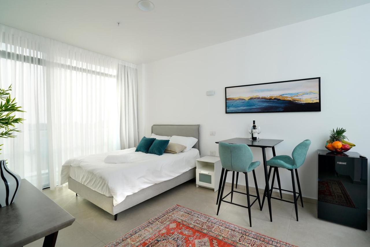 Hi-Yam Seaview Apartments & Suites - יש ממ"ד Bat Yam Exterior foto