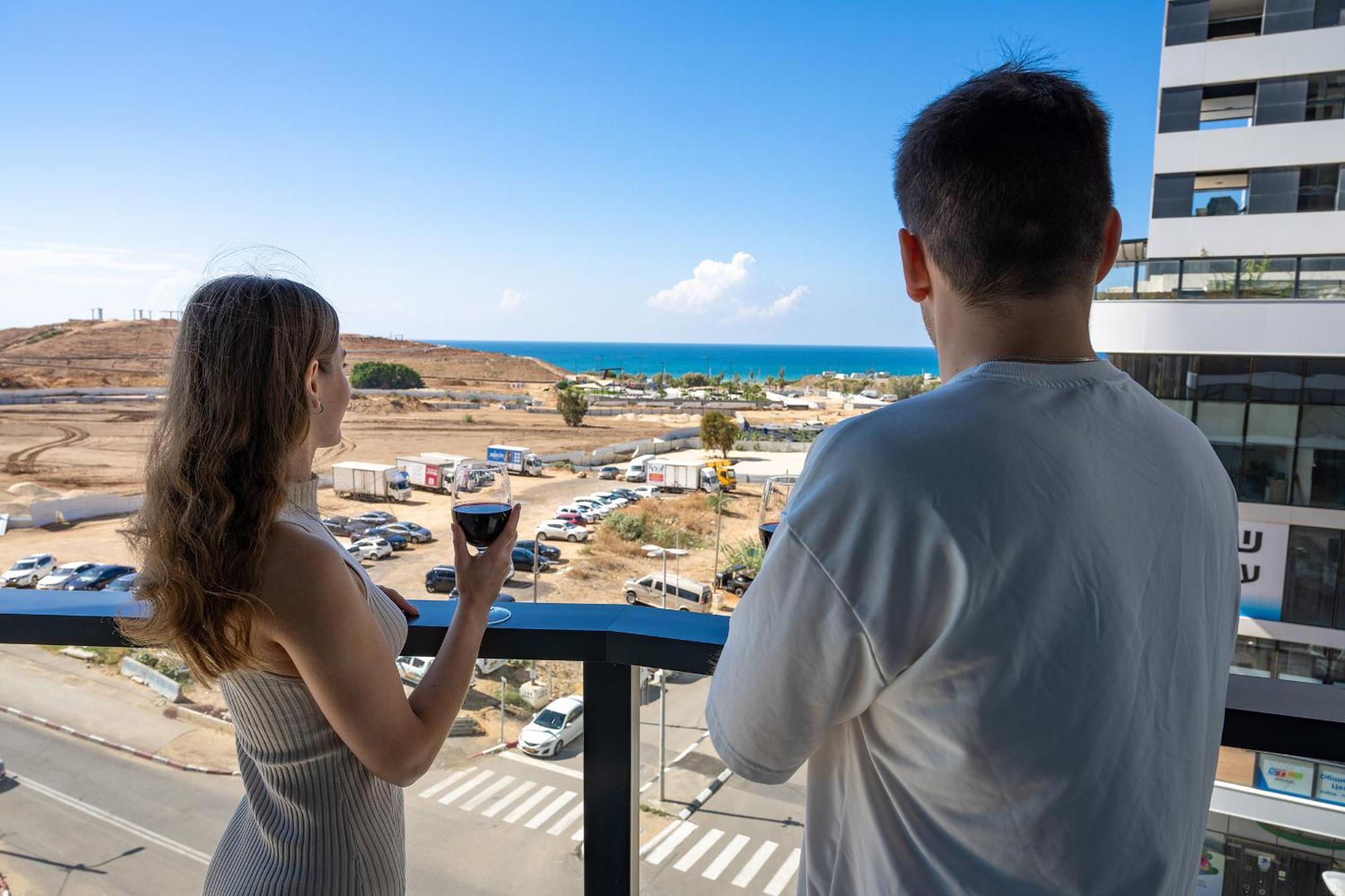 Hi-Yam Seaview Apartments & Suites - יש ממ"ד Bat Yam Exterior foto