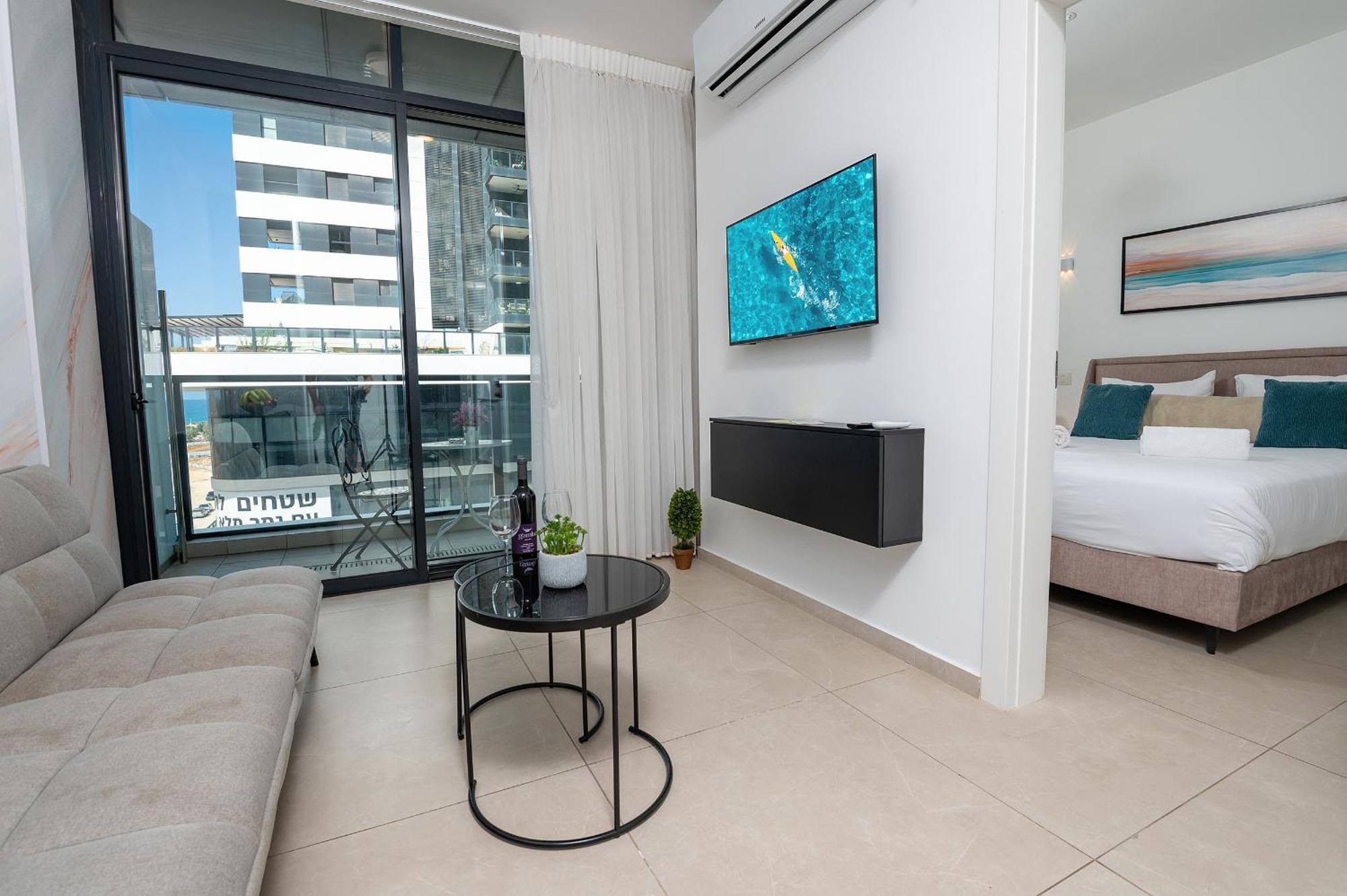 Hi-Yam Seaview Apartments & Suites - יש ממ"ד Bat Yam Exterior foto