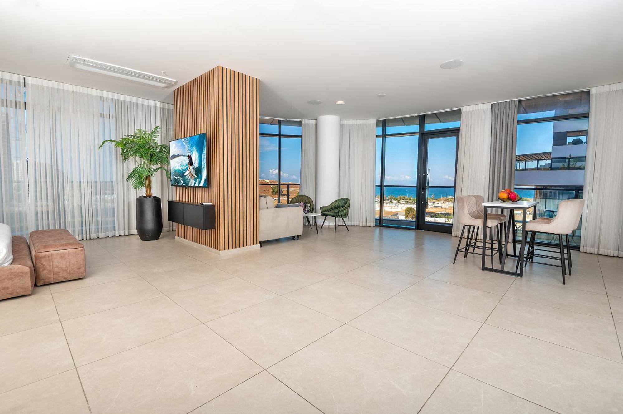Hi-Yam Seaview Apartments & Suites - יש ממ"ד Bat Yam Exterior foto