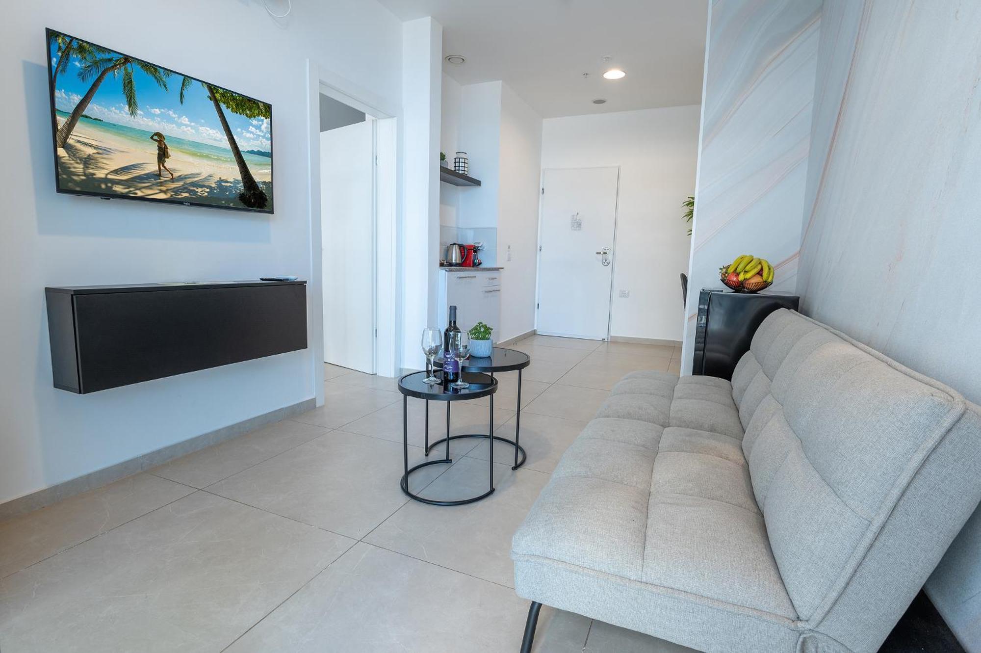 Hi-Yam Seaview Apartments & Suites - יש ממ"ד Bat Yam Quarto foto