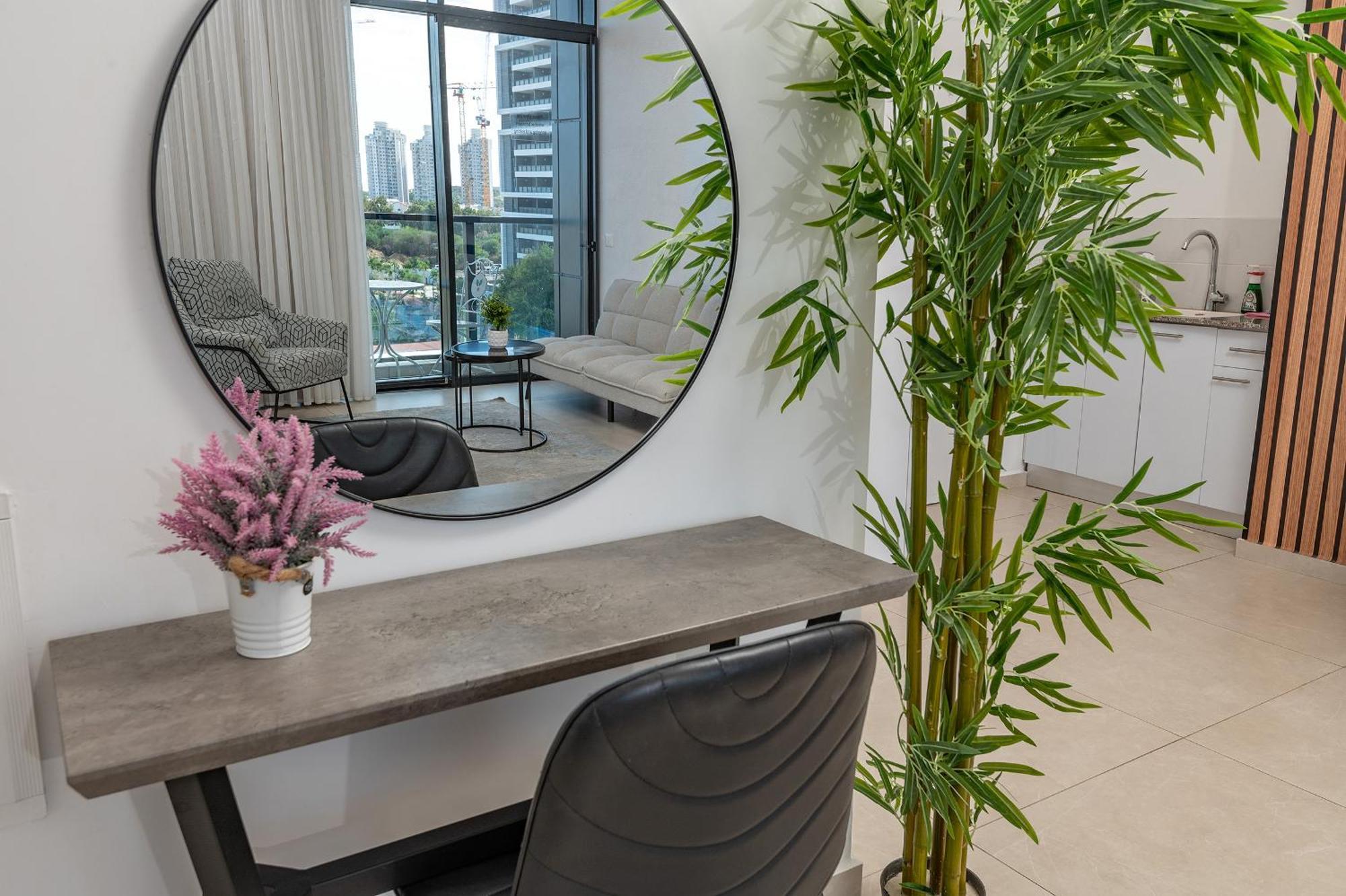 Hi-Yam Seaview Apartments & Suites - יש ממ"ד Bat Yam Quarto foto