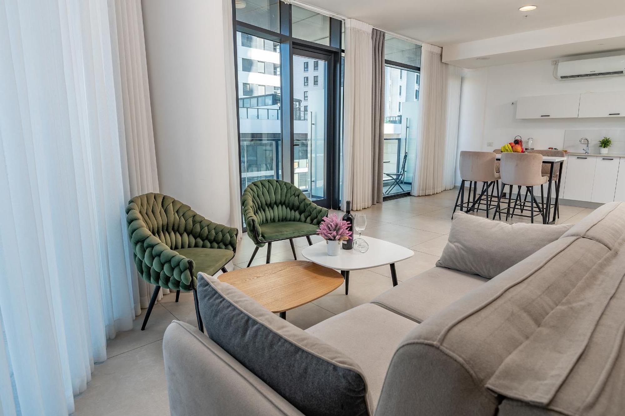 Hi-Yam Seaview Apartments & Suites - יש ממ"ד Bat Yam Quarto foto