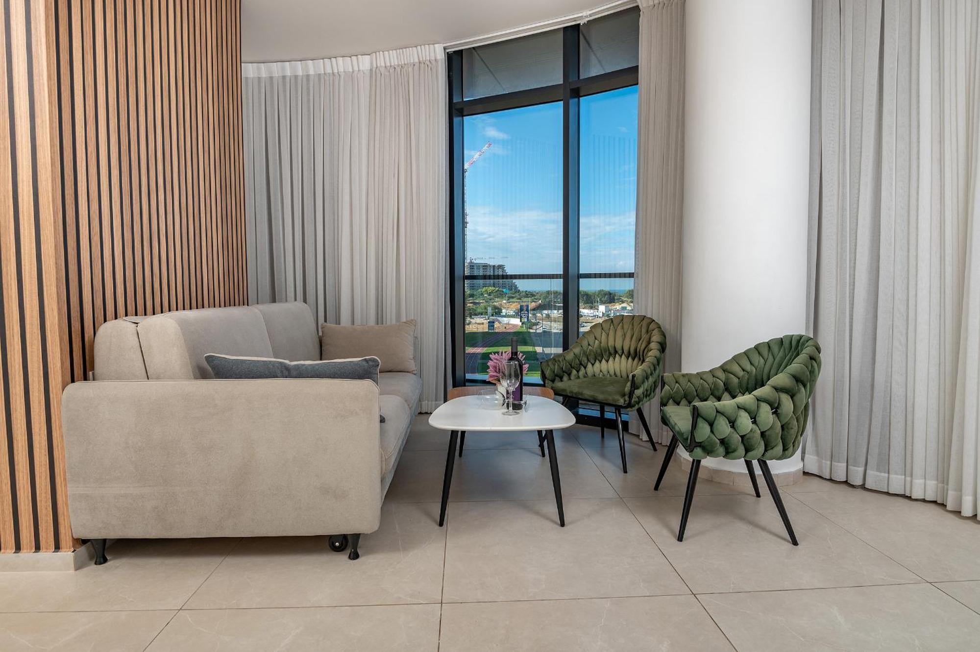 Hi-Yam Seaview Apartments & Suites - יש ממ"ד Bat Yam Quarto foto