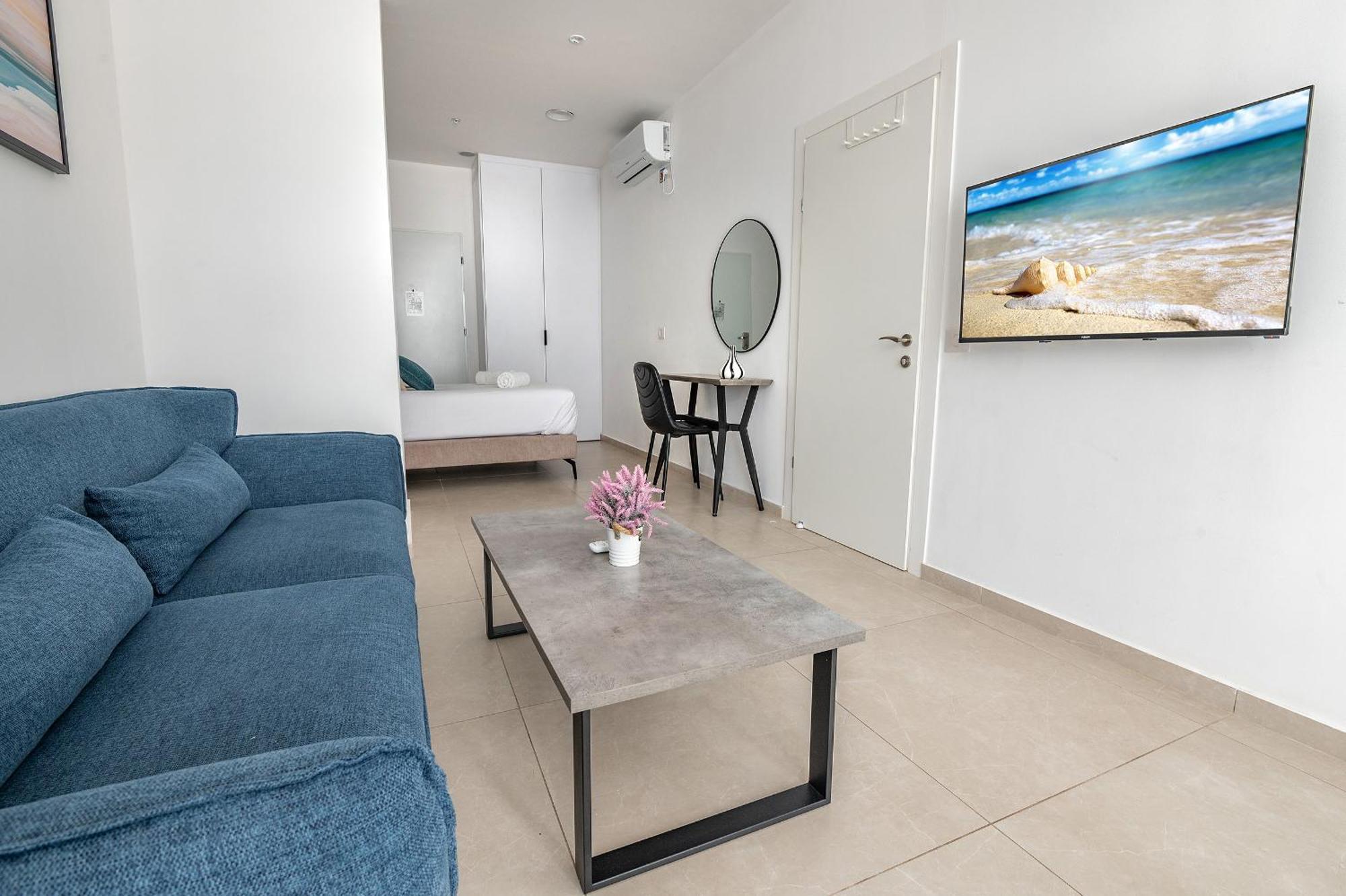 Hi-Yam Seaview Apartments & Suites - יש ממ"ד Bat Yam Quarto foto